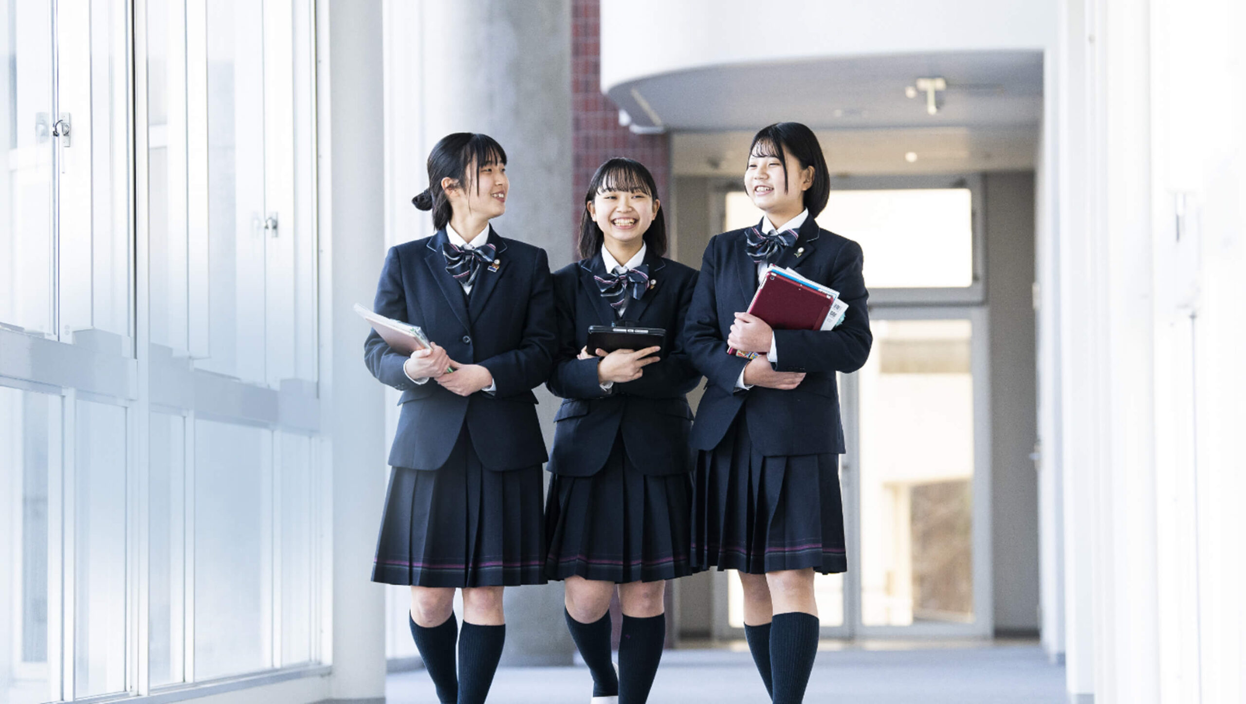BUNKA
Girls’ High School
