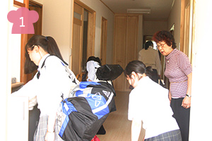 日課表にもとづいた規則正しい、けじめのある生活ができるようにします。