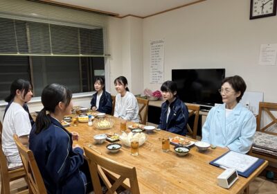 基本的な食事マナーと自立していく上で大切な生活課題について話し合います。