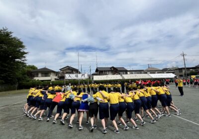 ２年生は笑いありの独特な掛け声で<br /> 円陣組んで気合いれます！