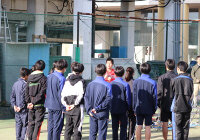 受験生に説明中