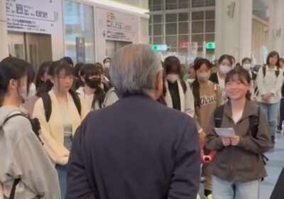 校長先生へ生徒会長より挨拶