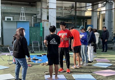 みんな真剣にアドバイスを聞いています