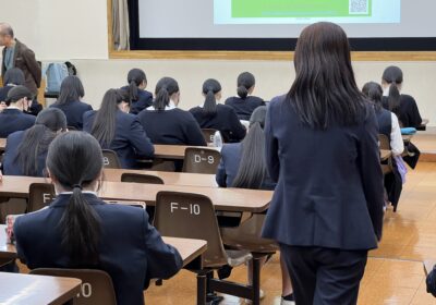 田端様に個人の計画を見てもらっています。